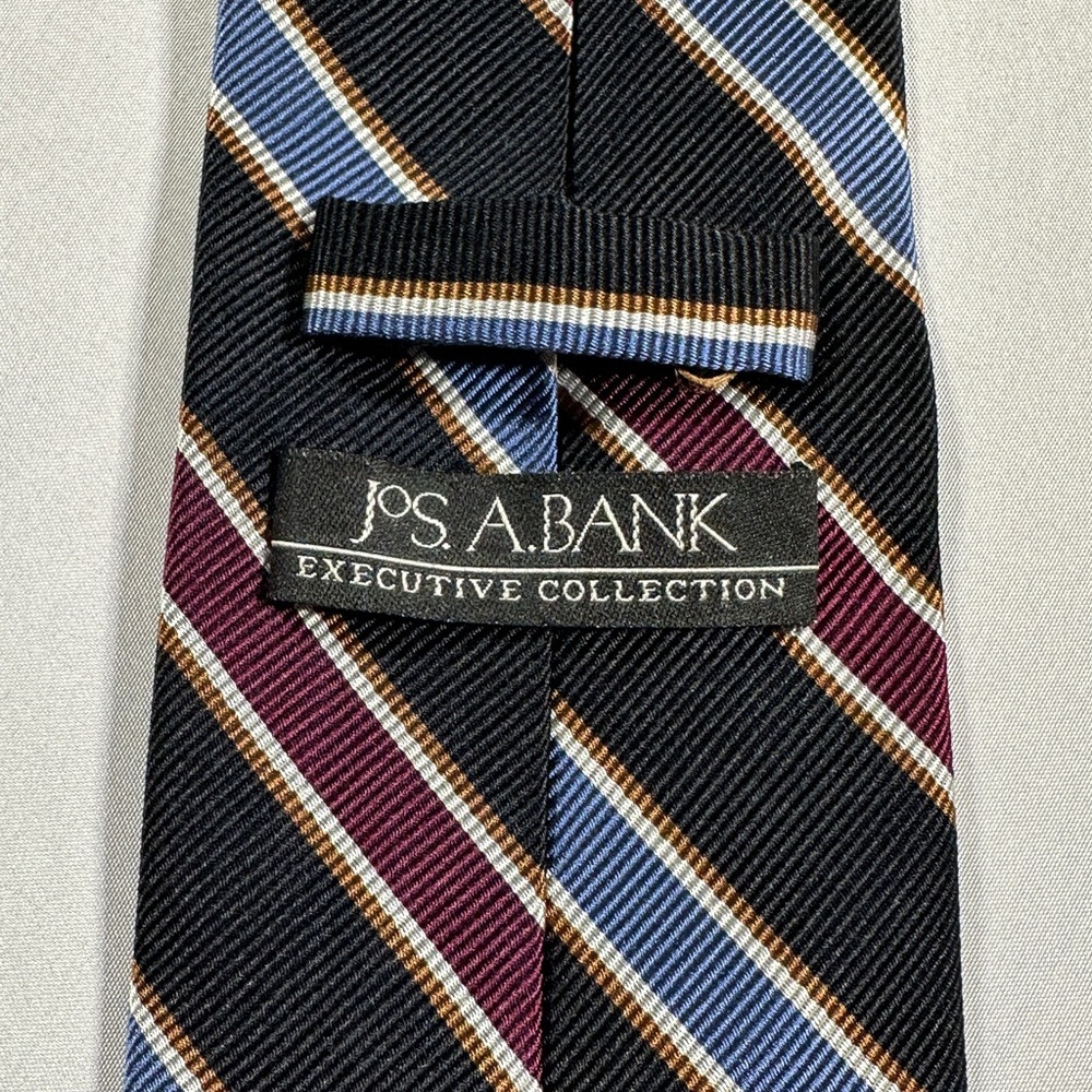 Men’s Jos. A. Bank Necktie 💯 Silk - Picture 4 of 5